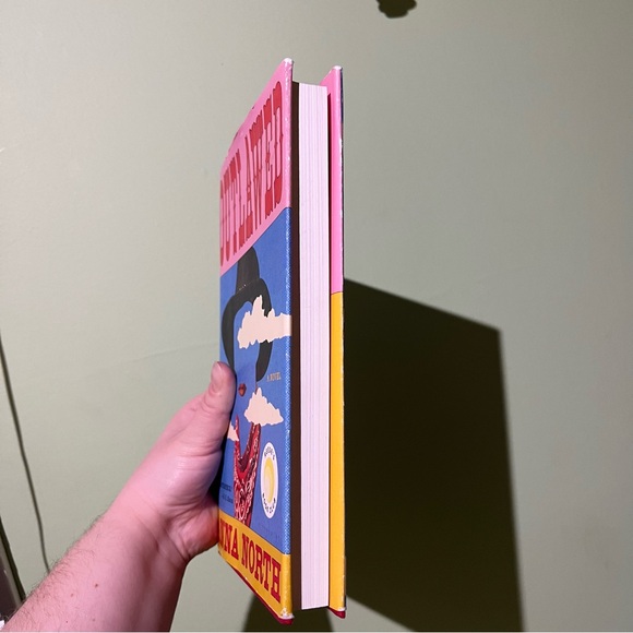 📚 4/25$ 📚 Outlawed by Anna North Hardcover Book - Picture 3 of 10